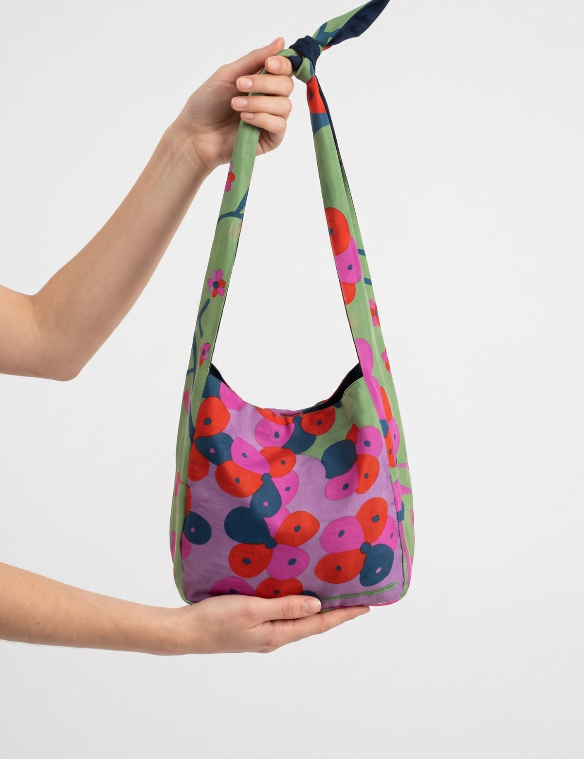 Borsa Bobby in seta - Sakura verde, tenuta a mano | Da Simo