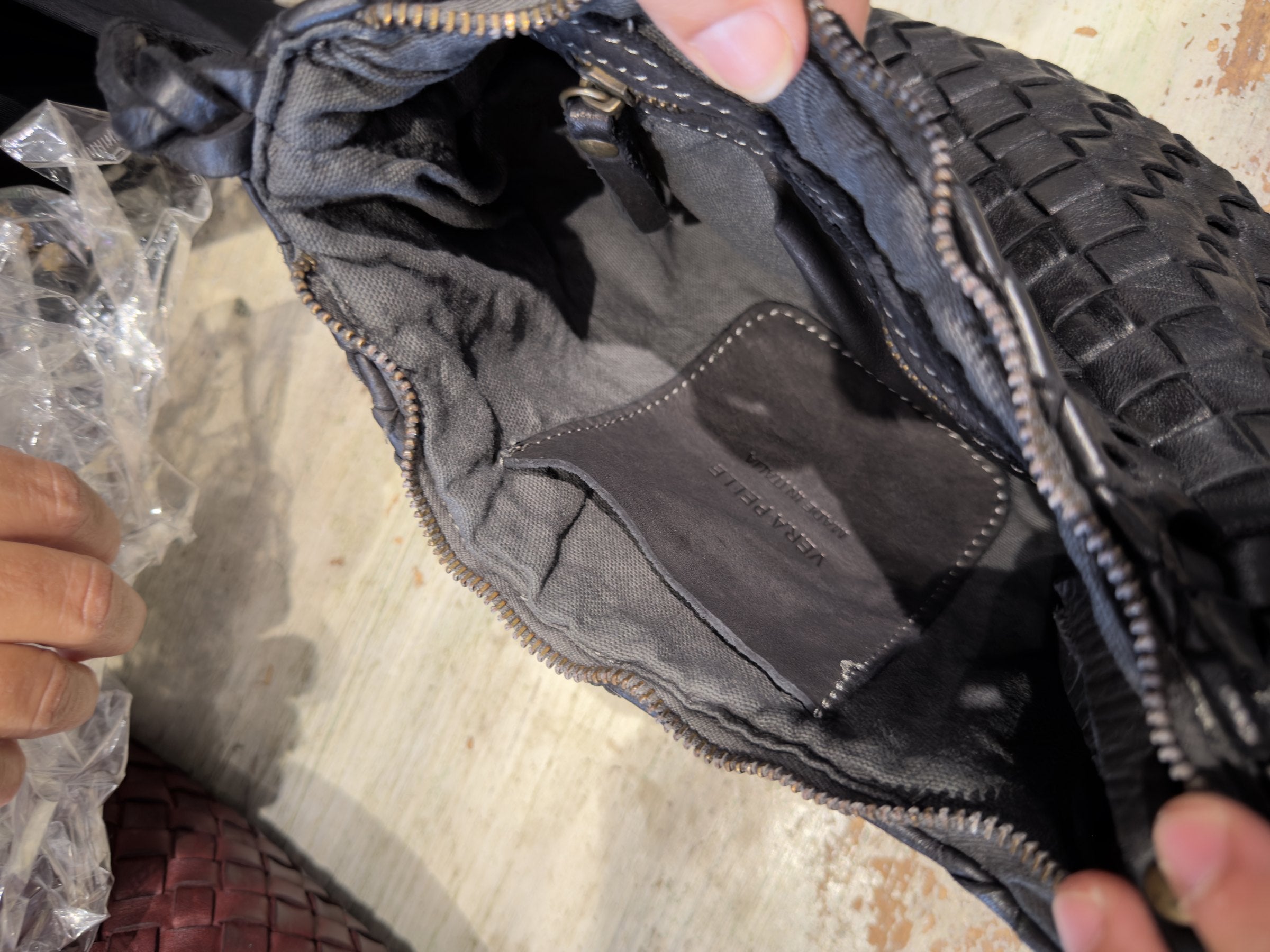 Borsa Trilly in cuoio lavato e intrecciato - Nero | Da Simo