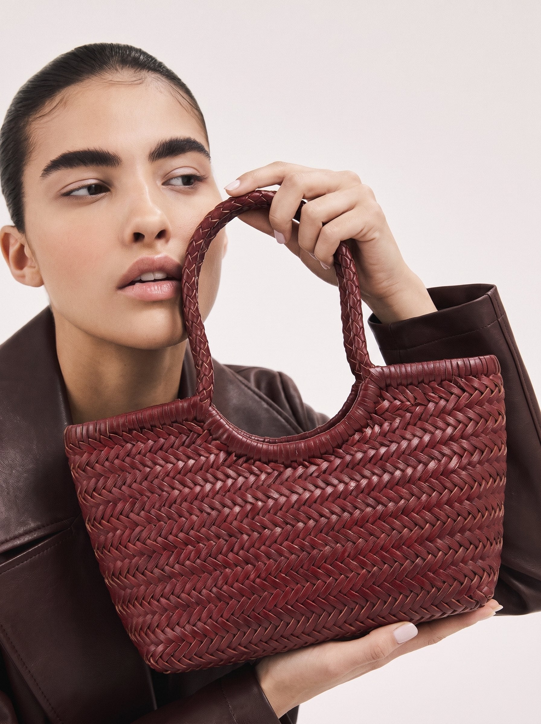 Borsa Paloma piccola in cuoio lavato e intrecciato - Bordeaux | Da Simo